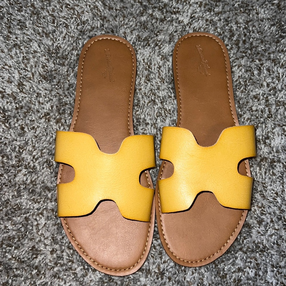 Universal thread 10 wide yellow slides